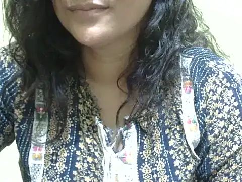 Snapshot of Your_cutiepie_ chatting on October 31, 2025, 8:32 pm Your cutiepie  online show from October 31, 2025, 8:32 pm