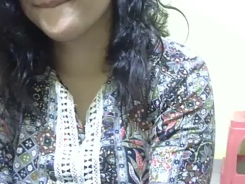 Snapshot of Your_cutiepie_ chatting on November 21, 2025, 8:40 pm Your cutiepie online show from November 21, 2025, 8:40 pm