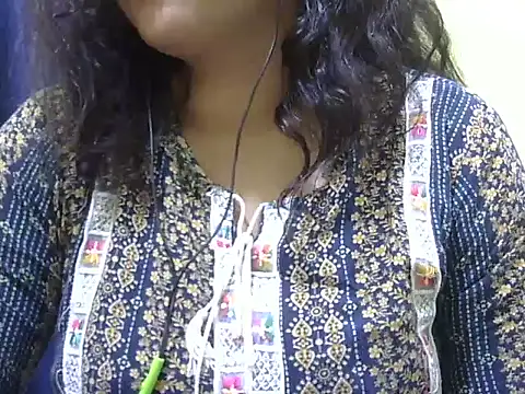 Snapshot of Your_cutiepie_ chatting on December 1, 2025, 5:40 pm Your cutiepie online show from December 1, 2025, 5:40 pm