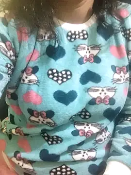 Snapshot of Your_cutiepie_ chatting on December 16, 2025, 6:02 pm Your cutiepie online show from December 16, 2025, 6:02 pm