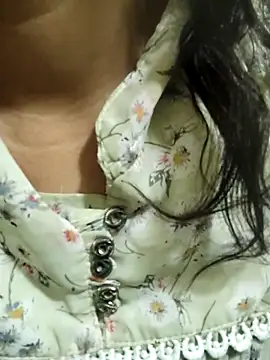 Snapshot of Your_cutiepie_ chatting on December 20, 2025, 5:53 pm Your cutiepie online show from December 20, 2025, 5:53 pm