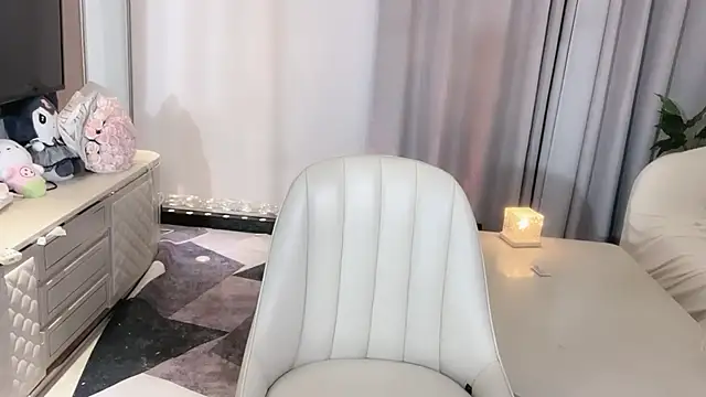 Moonccoi online show from November 24, 2025, 1:11 pm