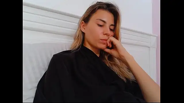 Goddess Lia online show from February 6, 2025, 6:51 am