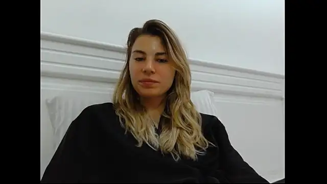 Goddess Lia online show from February 6, 2025, 6:46 pm