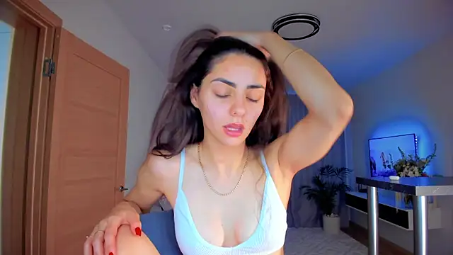 EmiliaZen online show from October 29, 2025, 1:13 pm