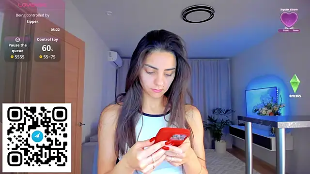 EmiliaZen online show from October 30, 2025, 2:18 pm