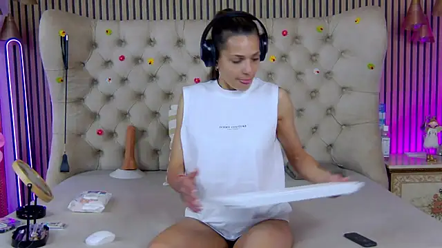 PlayfulShow online show from May 6, 2026, 9:36 am