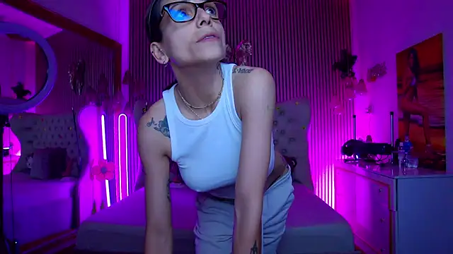 PlayfulShow online show from June 15, 2026, 9:06 pm