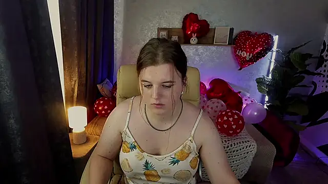 KristiMoons online show from February 6, 2025, 10:37 am