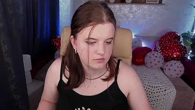 KristiMoons online show from February 9, 2025, 9:37 am