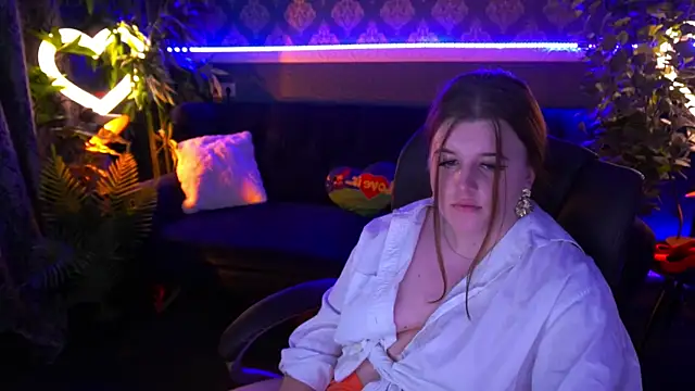 KristiMoons online show from March 4, 2025, 11:22 pm