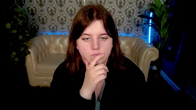 KristiMoons online show from September 10, 2025, 9:53 am