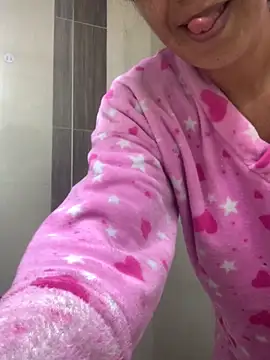 dulcecataliina online show from September 30, 2025, 10:31 am