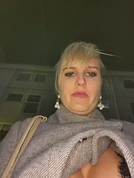 Snapshot of Sexybiene969 chatting on November 6, 2025, 5:14 pm Sexybiene969 online show from November 6, 2025, 5:14 pm