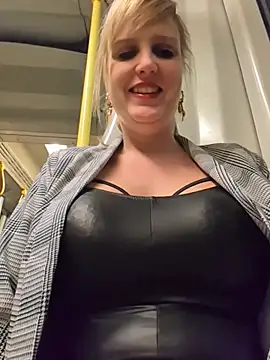 Snapshot of Sexybiene969 chatting on December 22, 2025, 5:21 pm Sexybiene969 online show from December 22, 2025, 5:21 pm