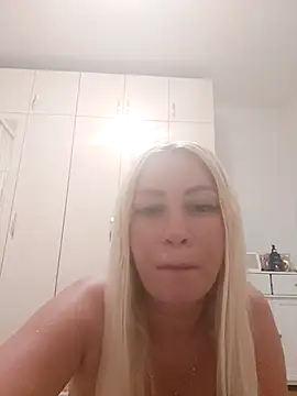 Snapshot of visnjica chatting on September 23, 2025, 9:29 pm visnjica online show from September 23, 2025, 9:29 pm