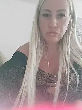 Snapshot of visnjica chatting on October 11, 2025, 5:11 pm visnjica online show from October 11, 2025, 5:11 pm