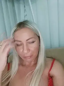 Snapshot of visnjica chatting on October 25, 2025, 4:35 pm visnjica online show from October 25, 2025, 4:35 pm