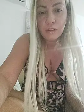 Snapshot of visnjica chatting on October 26, 2025, 6:14 pm visnjica online show from October 26, 2025, 6:14 pm