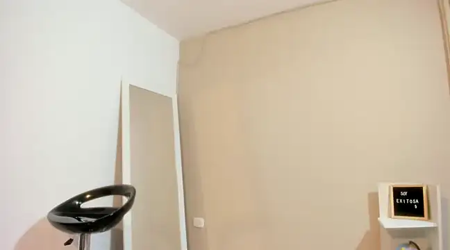 enyelsalas2 online show from February 19, 2025, 12:14 am