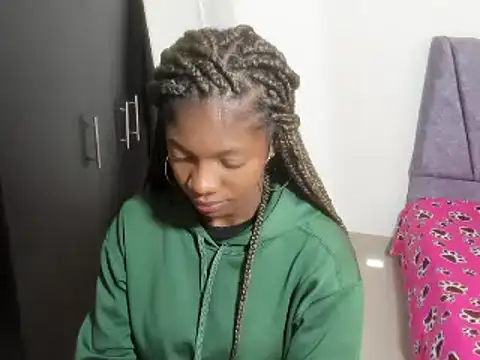 enyelsalas2 online show from October 21, 2025, 2:12 am