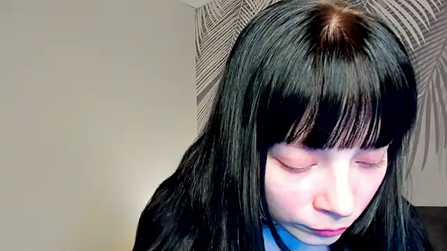 Snapshot of SkinyJoyce chatting on February 12, 2025, 1:06 pm SkinyJoyce online show from February 12, 2025, 1:06 pm