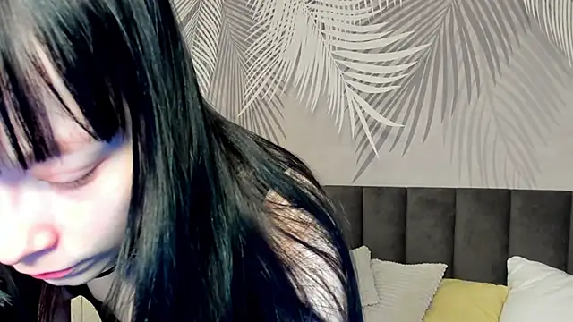 Snapshot of SkinyJoyce chatting on February 16, 2025, 1:47 am SkinyJoyce online show from February 16, 2025, 1:47 am