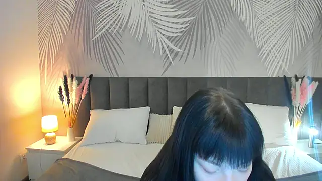 Snapshot of SkinyJoyce chatting on February 28, 2025, 2:09 am SkinyJoyce online show from February 28, 2025, 2:09 am