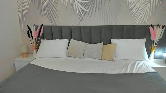 Snapshot of SkinyJoyce chatting on March 17, 2025, 2:19 am SkinyJoyce online show from March 17, 2025, 2:19 am