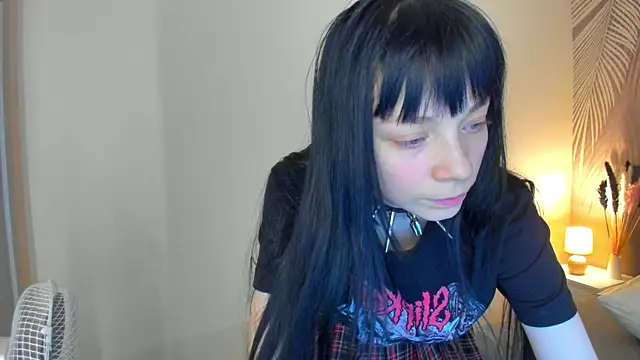 Snapshot of SkinyJoyce chatting on March 19, 2025, 8:01 am SkinyJoyce online show from March 19, 2025, 8:01 am