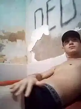 Snapshot of shuelldin chatting on February 26, 2025, 3:32 am shuelldin online show from February 26, 2025, 3:32 am