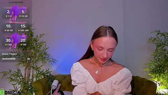 Snapshot of miiss__lulu chatting on June 11, 2026, 2:53 am miiss lulu online show from June 11, 2026, 2:53 am
