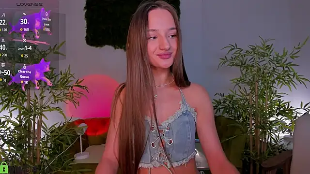 Snapshot of miiss__lulu chatting on August 6, 2026, 12:56 am miiss lulu online show from August 6, 2026, 12:56 am
