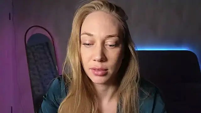 Snapshot of Engel_13 chatting on October 11, 2025, 7:12 pm Engel 13 online show from October 11, 2025, 7:12 pm