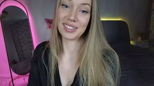 Snapshot of Engel_13 chatting on October 19, 2025, 1:34 pm Engel 13 online show from October 19, 2025, 1:34 pm