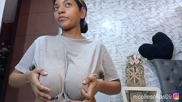 Snapshot of nicollesofia2 chatting on June 9, 2026, 5:24 pm nicollesofia2 online show from June 9, 2026, 5:24 pm