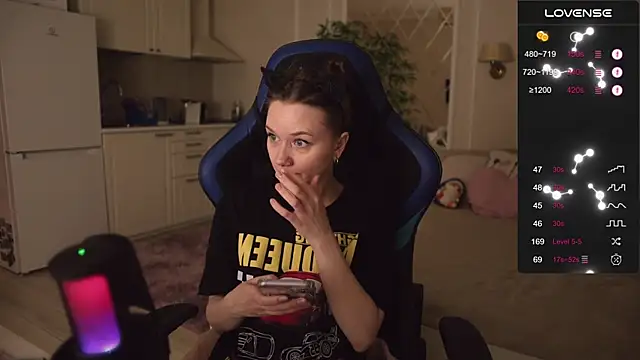 Snapshot of alexa_feels_ chatting on October 4, 2025, 6:17 pm alexa feels online show from October 4, 2025, 6:17 pm