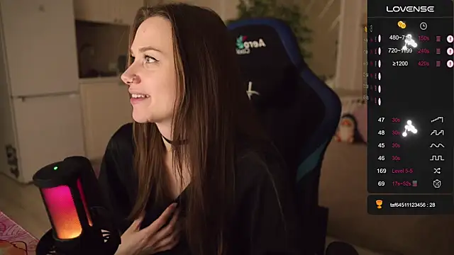 Snapshot of alexa_feels_ chatting on October 12, 2025, 4:17 pm alexa feels online show from October 12, 2025, 4:17 pm