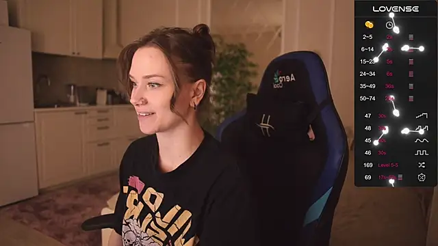 Snapshot of alexa_feels_ chatting on October 19, 2025, 6:19 pm alexa feels online show from October 19, 2025, 6:19 pm