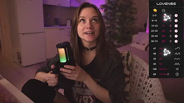 alexa feels  online show from November 7, 2025, 4:07 pm