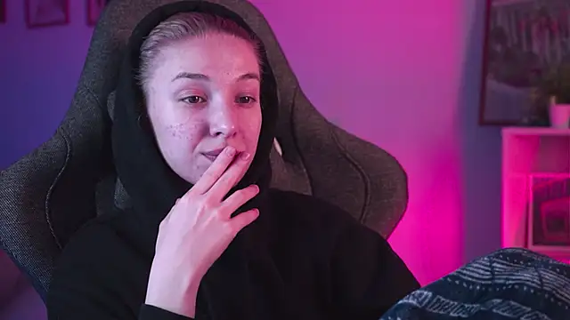 Snapshot of PhilippaAdamas chatting on February 23, 2025, 2:51 am PhilippaAdamas online show from February 23, 2025, 2:51 am