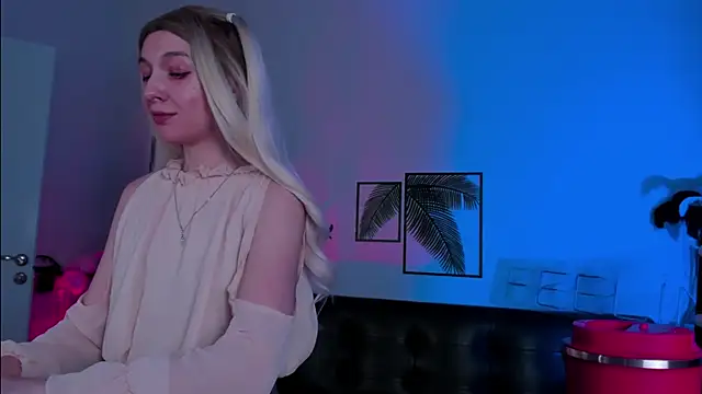 Snapshot of PhilippaAdamas chatting on March 13, 2025, 2:38 am PhilippaAdamas online show from March 13, 2025, 2:38 am