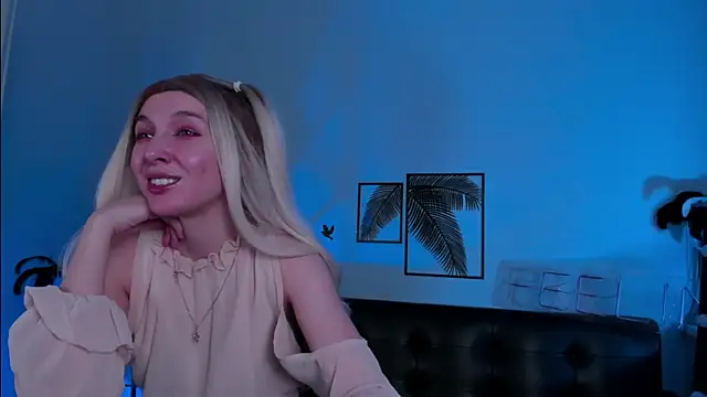 Snapshot of PhilippaAdamas chatting on March 13, 2025, 5:43 am PhilippaAdamas online show from March 13, 2025, 5:43 am