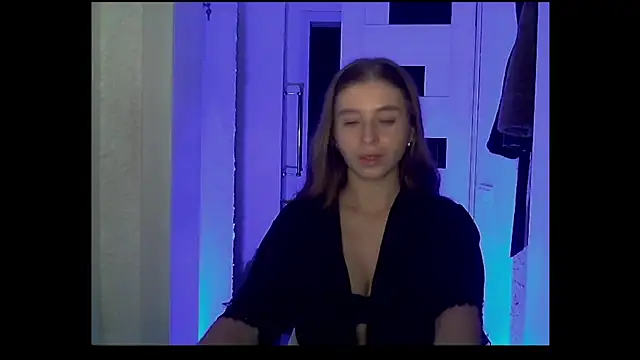 Snapshot of Nana_Rain chatting on October 18, 2025, 10:21 pm Nana Rain online show from October 18, 2025, 10:21 pm