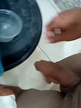 Snapshot of garoto-pirocudo chatting on March 14, 2025, 3:37 am garoto-pirocudo online show from March 14, 2025, 3:37 am