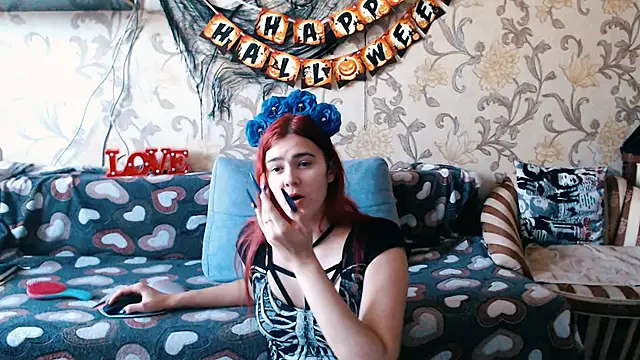 JennyStormy online show from October 31, 2025, 9:43 am