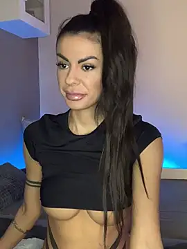 LittleMia 95 online show from March 6, 2026, 2:02 pm