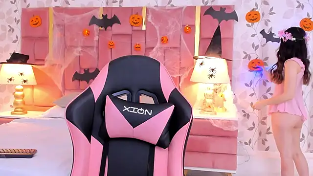 ArianaFranco online show from October 31, 2025, 2:29 pm