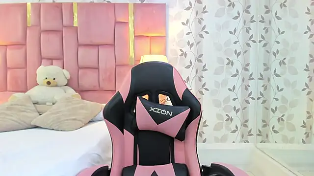 ArianaFranco online show from March 15, 2026, 2:56 pm