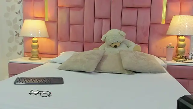 ArianaFranco online show from March 25, 2026, 1:06 pm